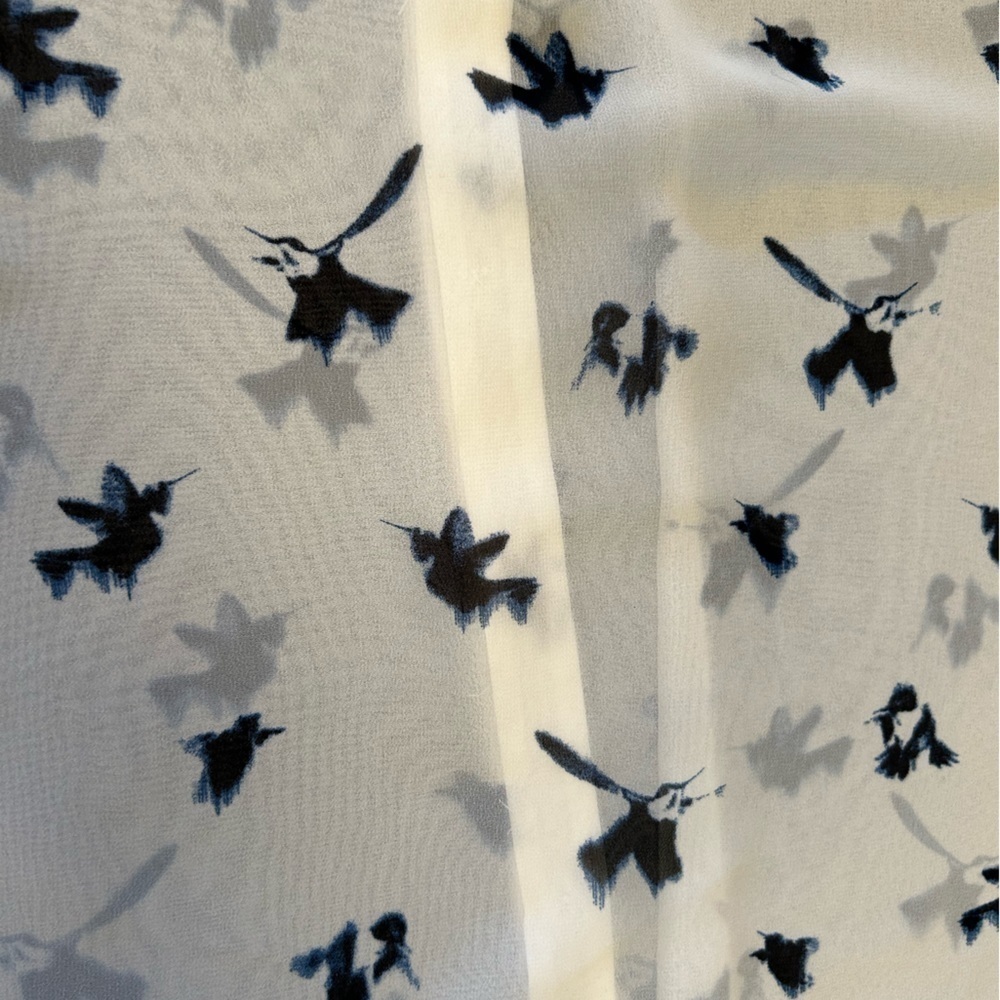 Two by Vince Camuto sheer long sleeve bird‎ print button down shirt. Sz-S NWT Z5 - Picture 10 of 11